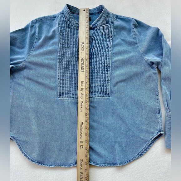 Quince Distressed denim tuxedo shirt, 100% cotton
Size LG in good condition - Picture 7 of 11